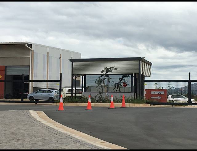 233M² WAREHOUSE RENTED IN CORNUBIA
